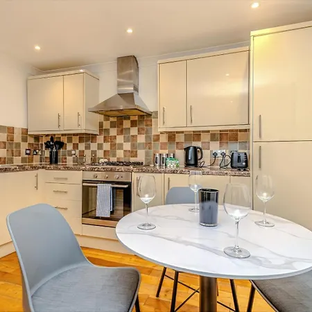 Apartment Southville Garden Flat, Private Entrance